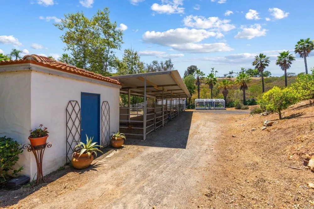 7101 Circa De Media Escondido, CA 92029