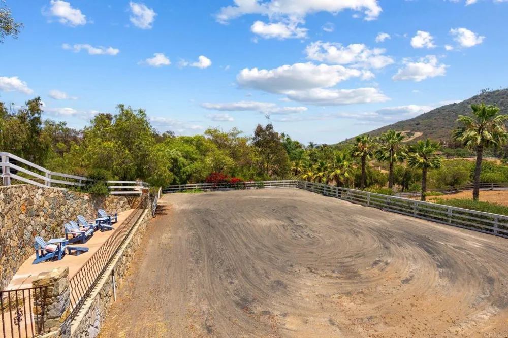 7101 Circa De Media Escondido, CA 92029
