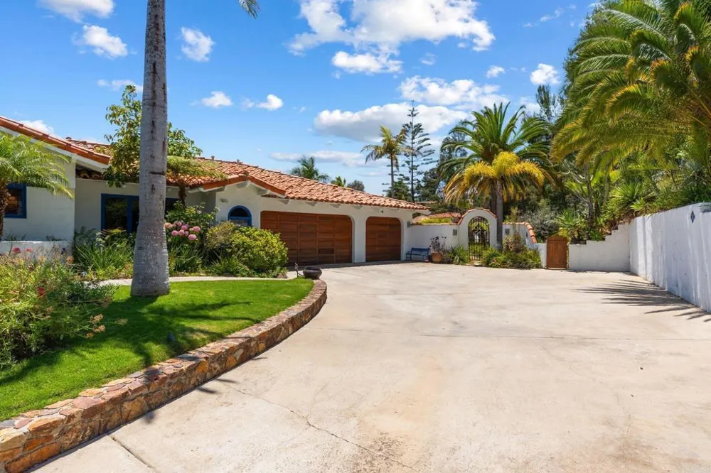 7101 Circa De Media Escondido, CA 92029