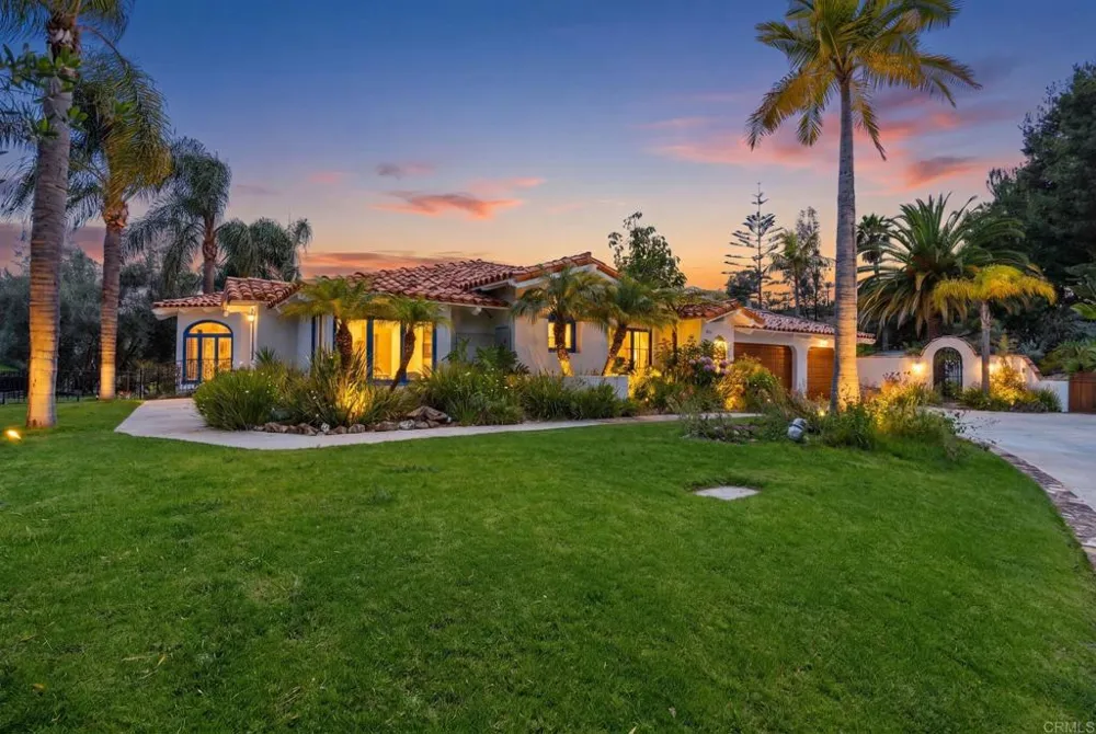 7101 Circa De Media Escondido, CA 92029