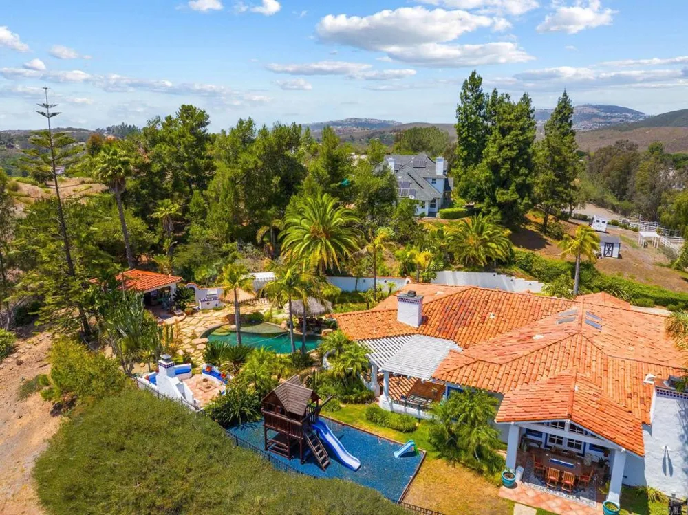 7101 Circa De Media Escondido, CA 92029
