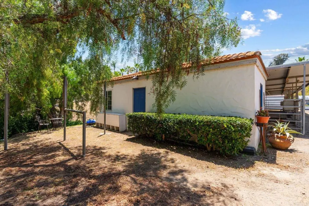 7101 Circa De Media Escondido, CA 92029