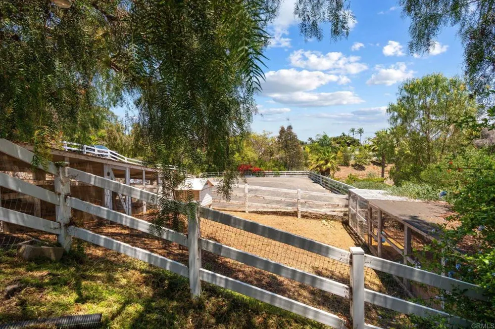 7101 Circa De Media Escondido, CA 92029