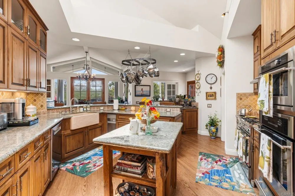 7101 Circa De Media Escondido, CA 92029