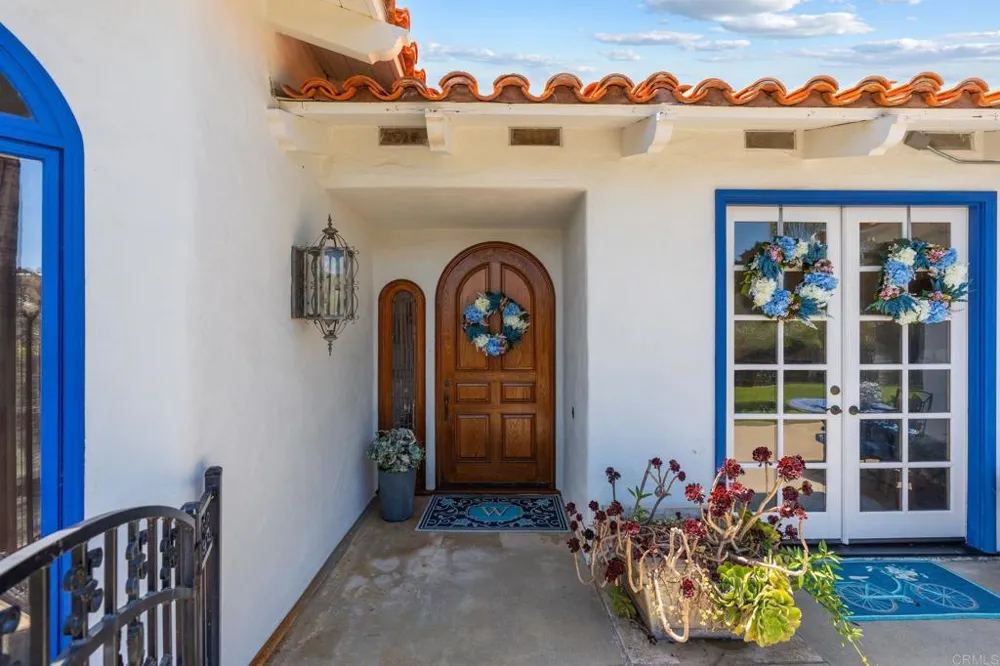 7101 Circa De Media Escondido, CA 92029