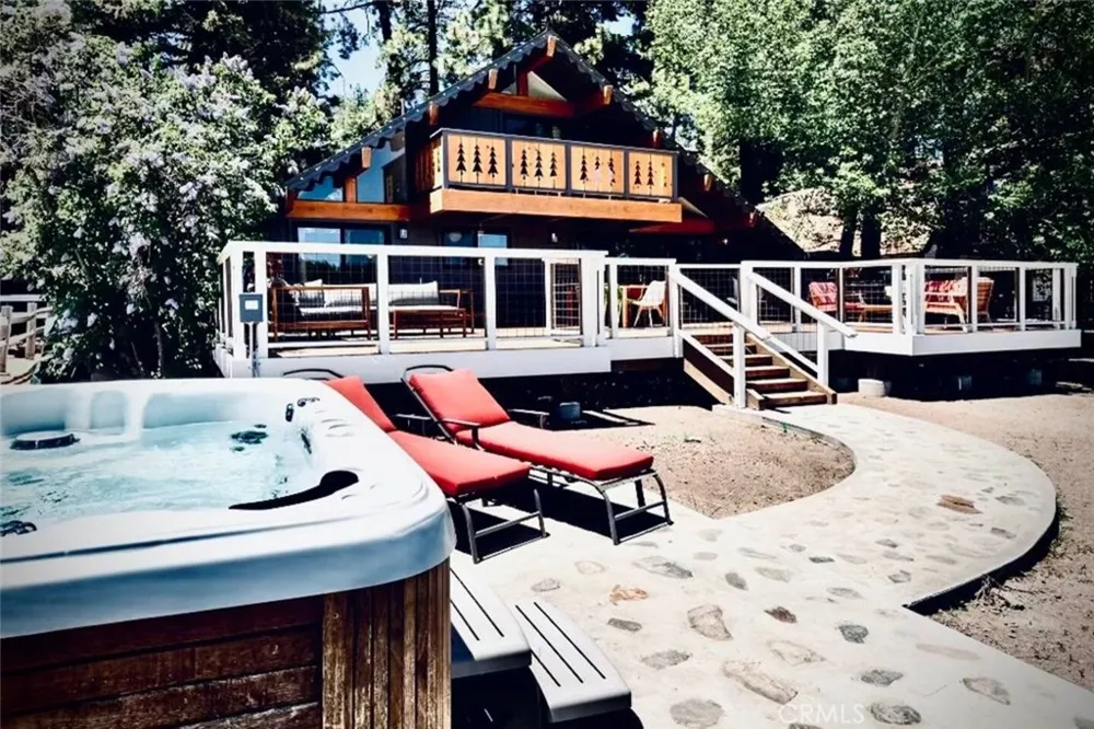 1091 Club View Big Bear Lake, CA 92315