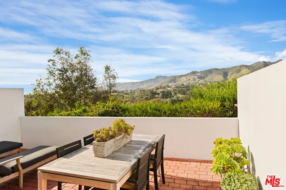 29221 Heathercliff Road #13 Malibu, CA 90265