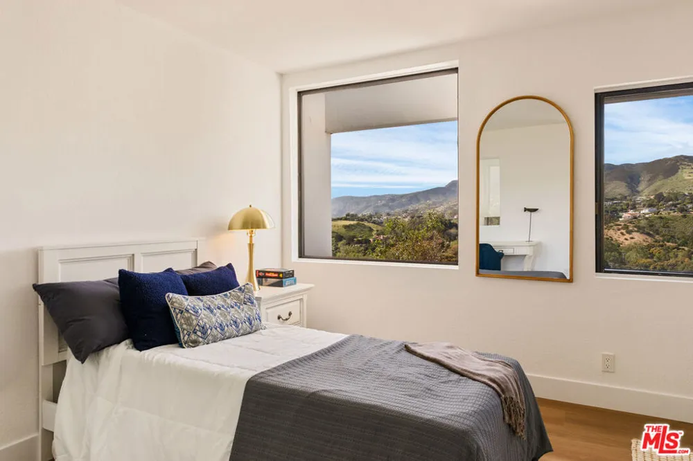 29221 Heathercliff Road #13 Malibu, CA 90265