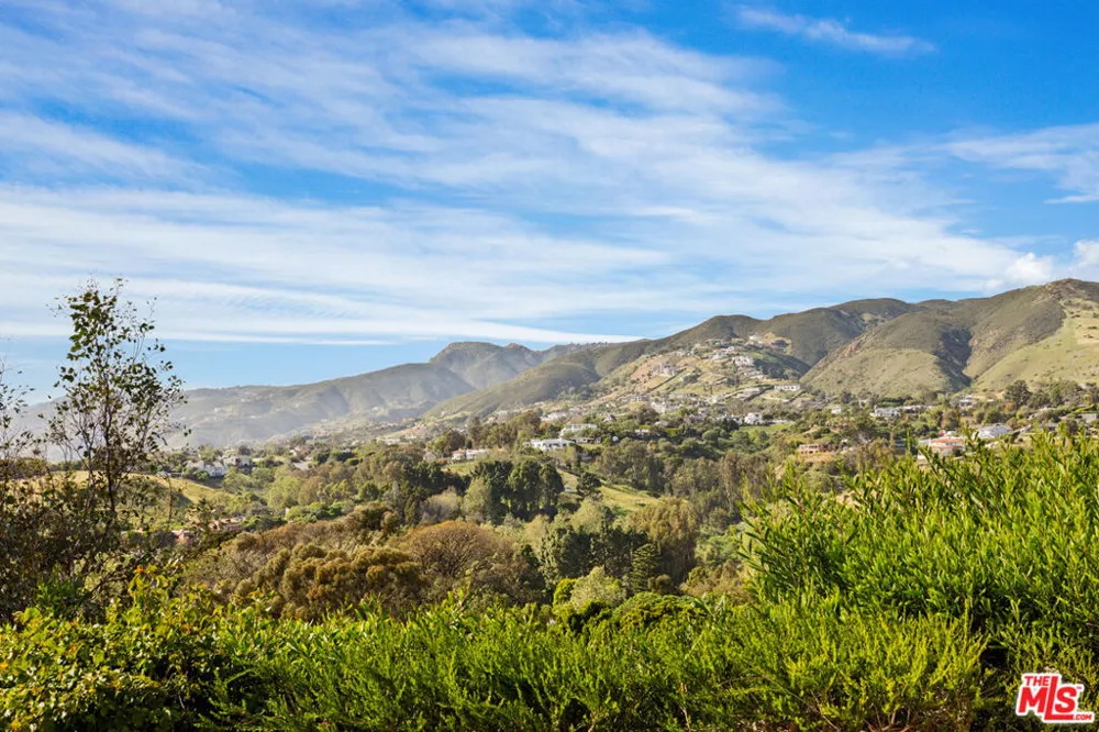 29221 Heathercliff Road #13 Malibu, CA 90265