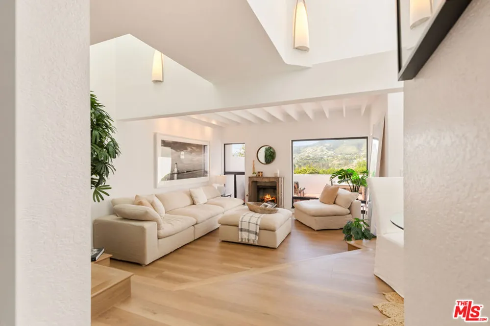 29221 Heathercliff Road #13 Malibu, CA 90265