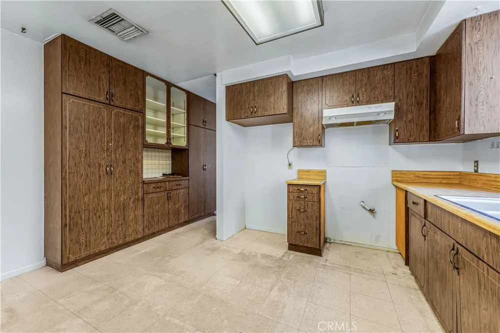 11139 Cohasset Sun Valley, CA 91352