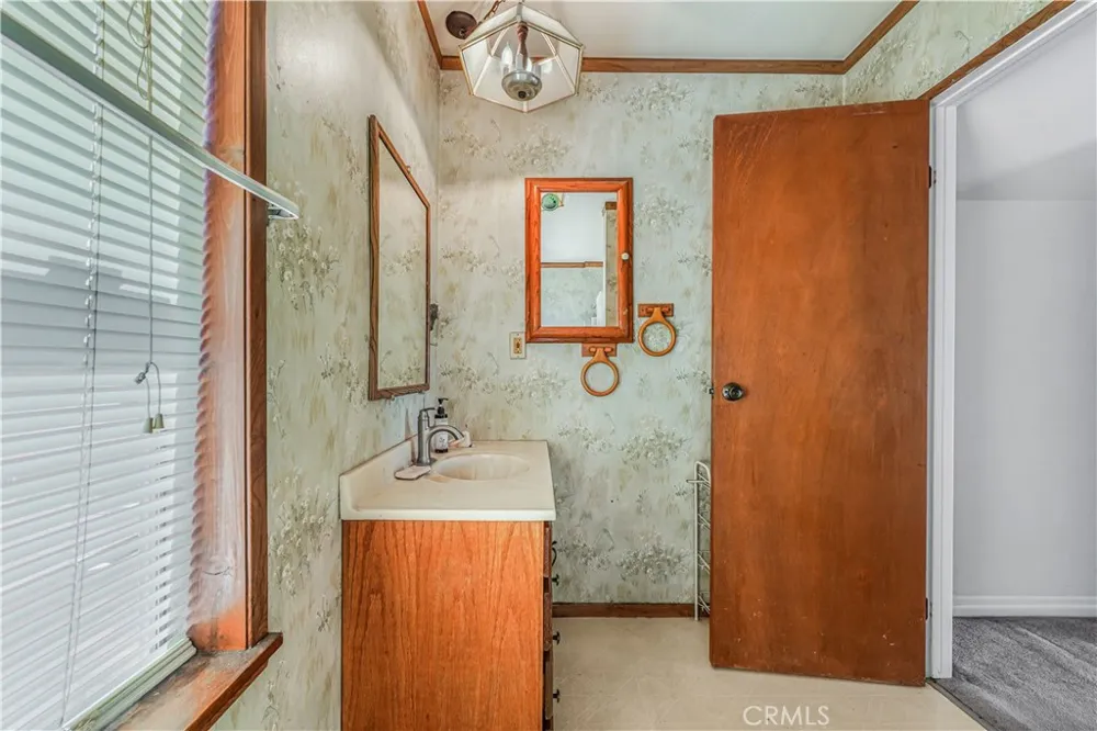 11139 Cohasset Sun Valley, CA 91352