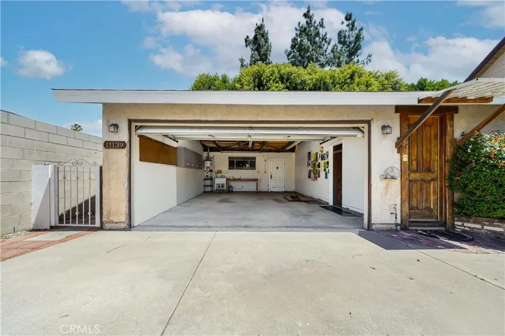 11139 Cohasset Sun Valley, CA 91352