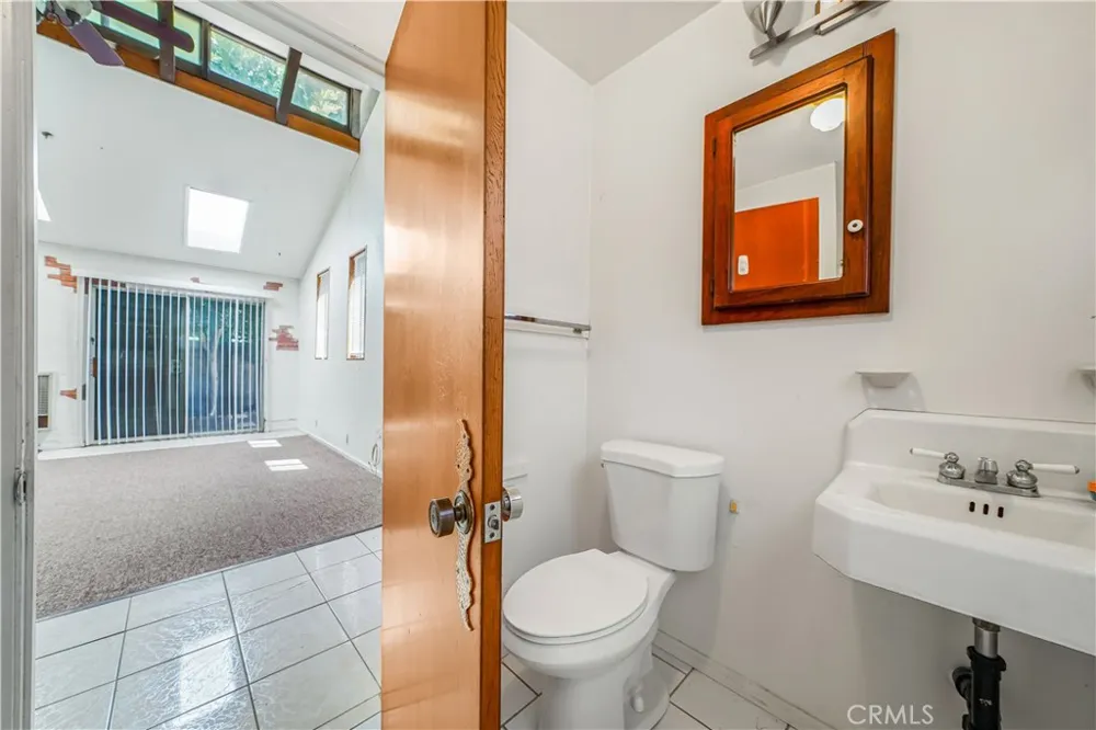 11139 Cohasset Sun Valley, CA 91352