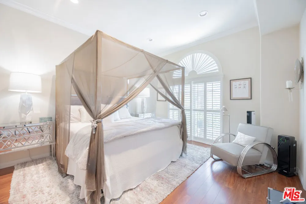 5254 Corteen Place #10 Valley Village, CA 91607