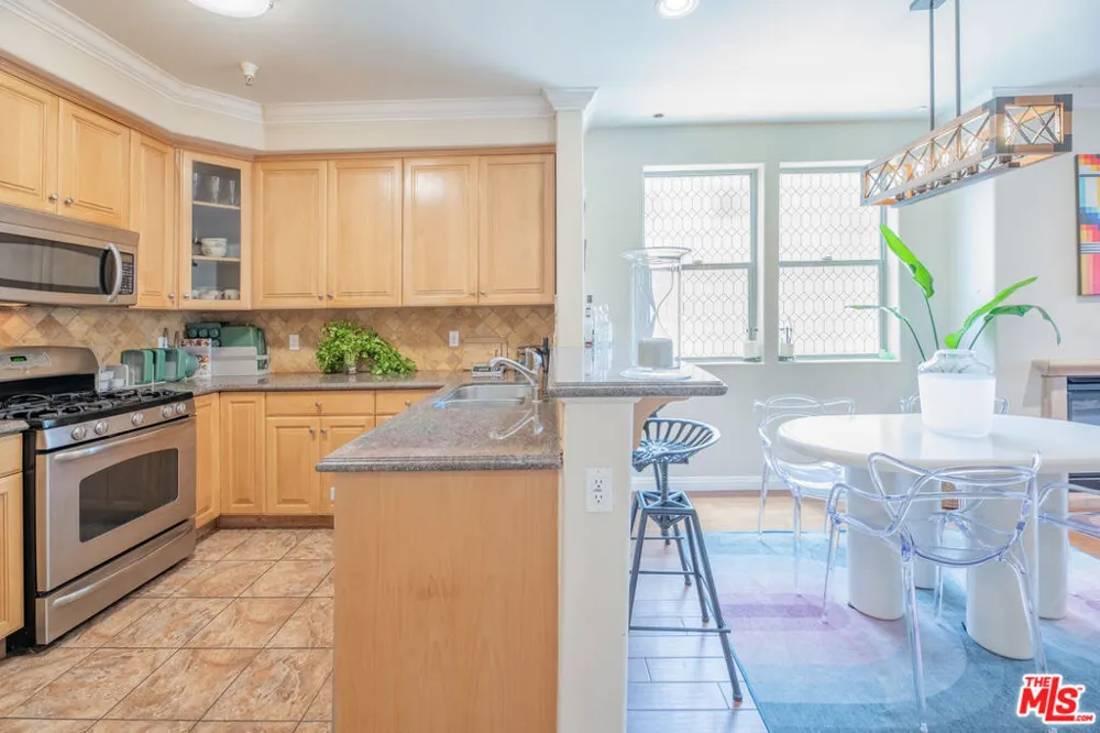 5254 Corteen Place #10 Valley Village, CA 91607