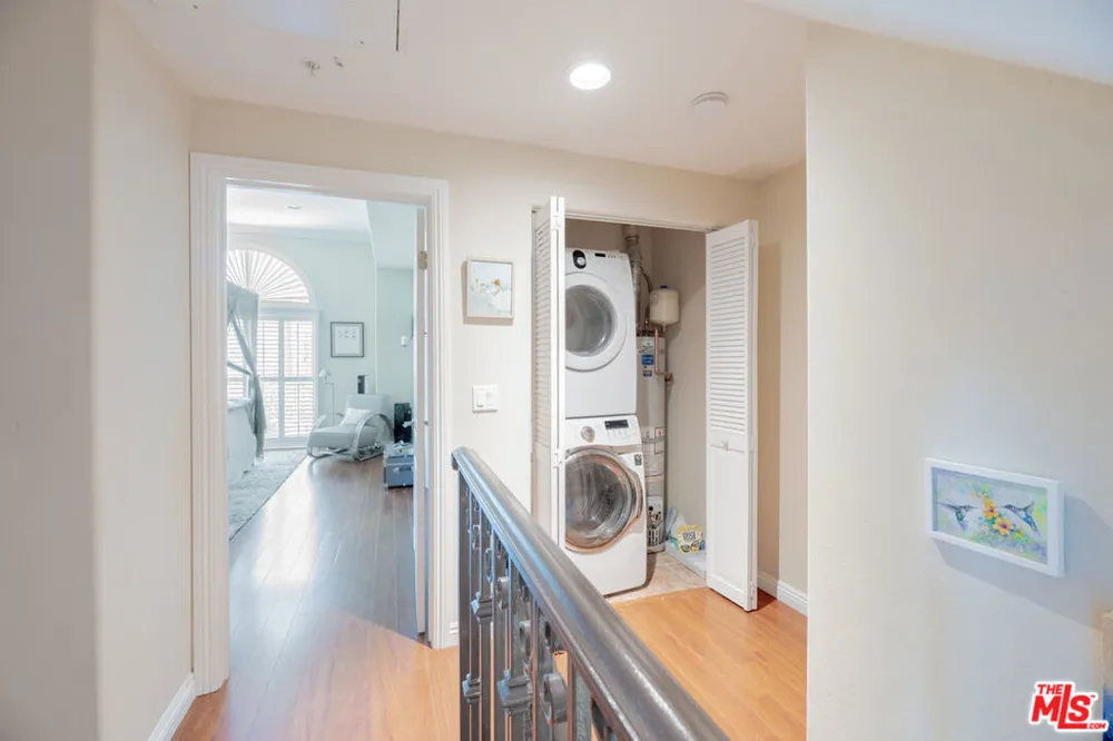 5254 Corteen Place #10 Valley Village, CA 91607