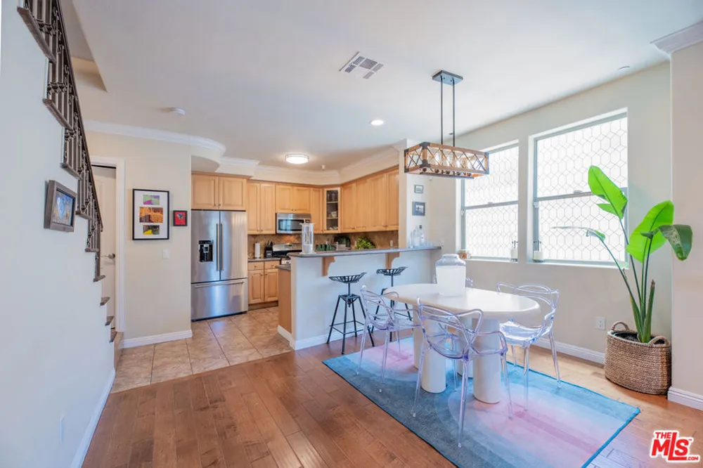 5254 Corteen Place #10 Valley Village, CA 91607