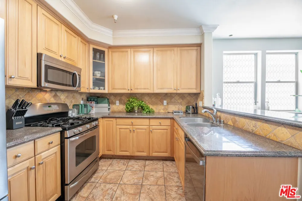 5254 Corteen Place #10 Valley Village, CA 91607