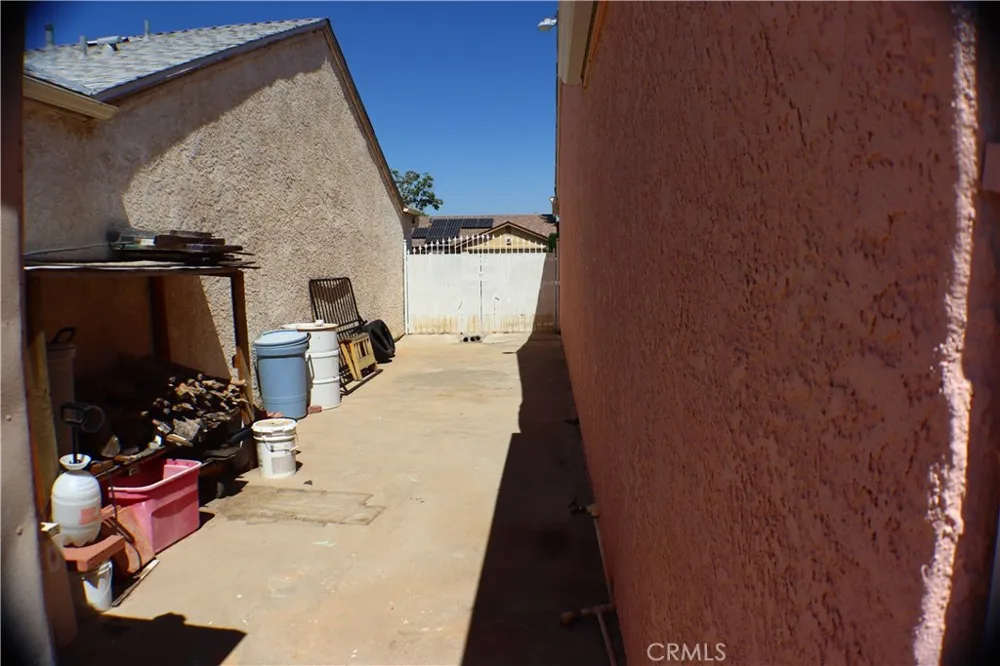 37023 29th E Palmdale, CA 93550