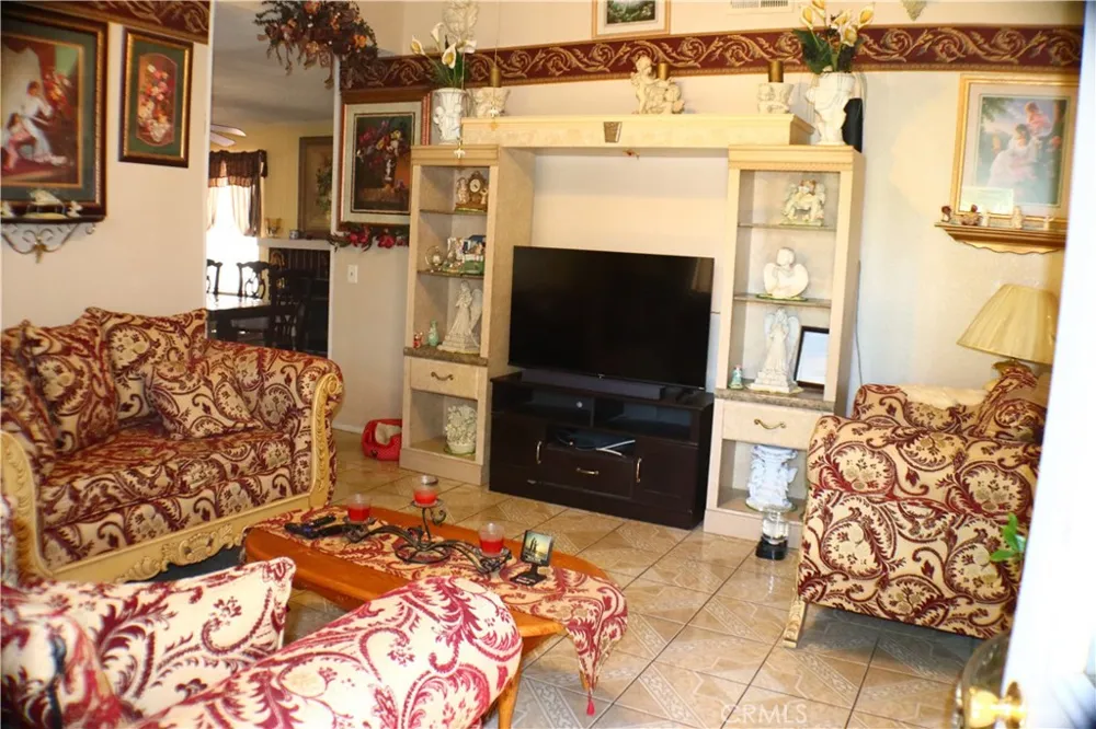37023 29th E Palmdale, CA 93550