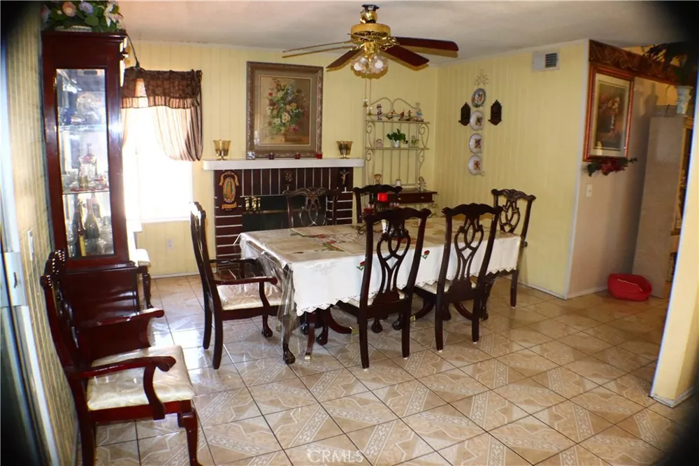 37023 29th E Palmdale, CA 93550