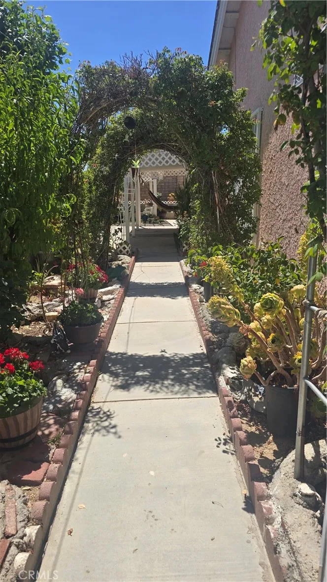 37023 29th E Palmdale, CA 93550