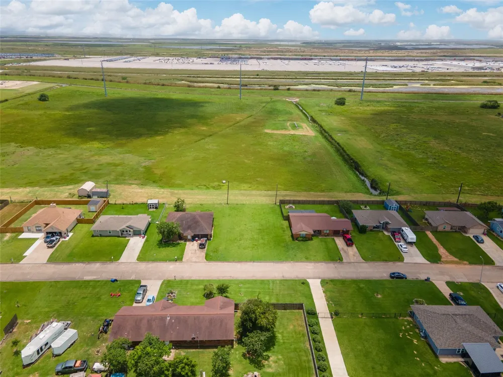 415 W 9th Street Freeport, TX 77541