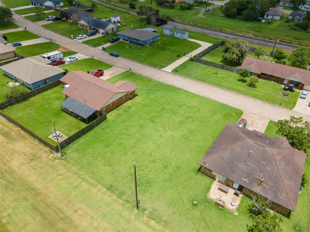 415 W 9th Street Freeport, TX 77541