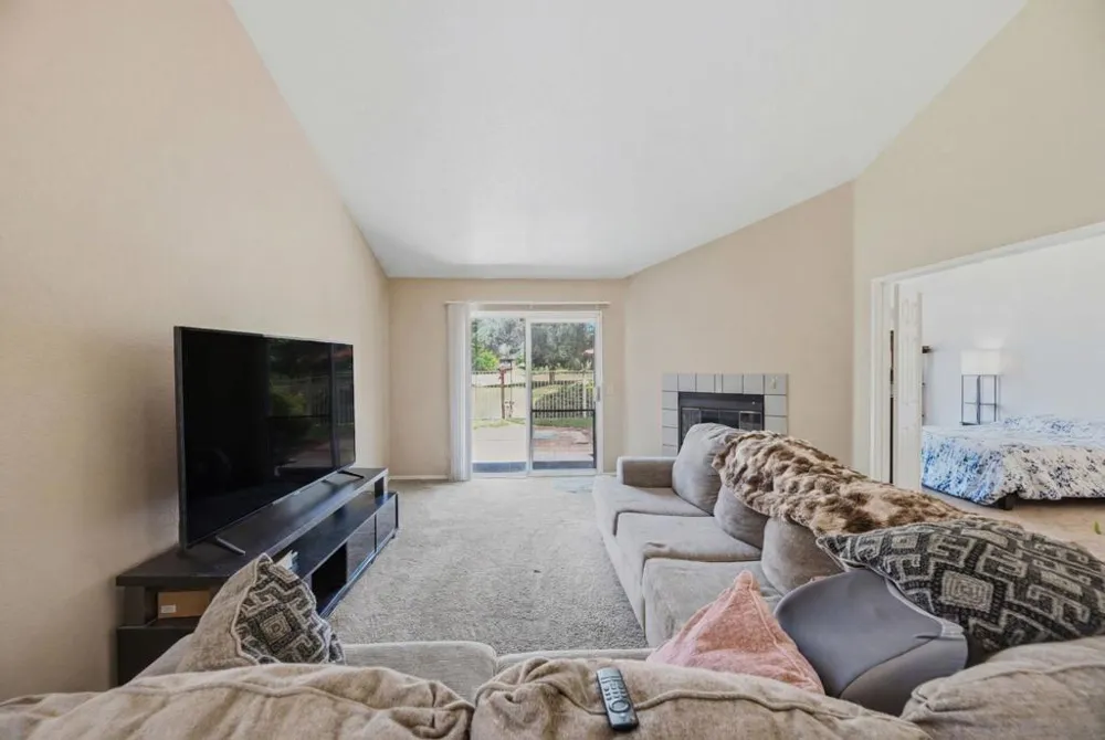 29402 Circle R Greens Dr Escondido, CA 92026