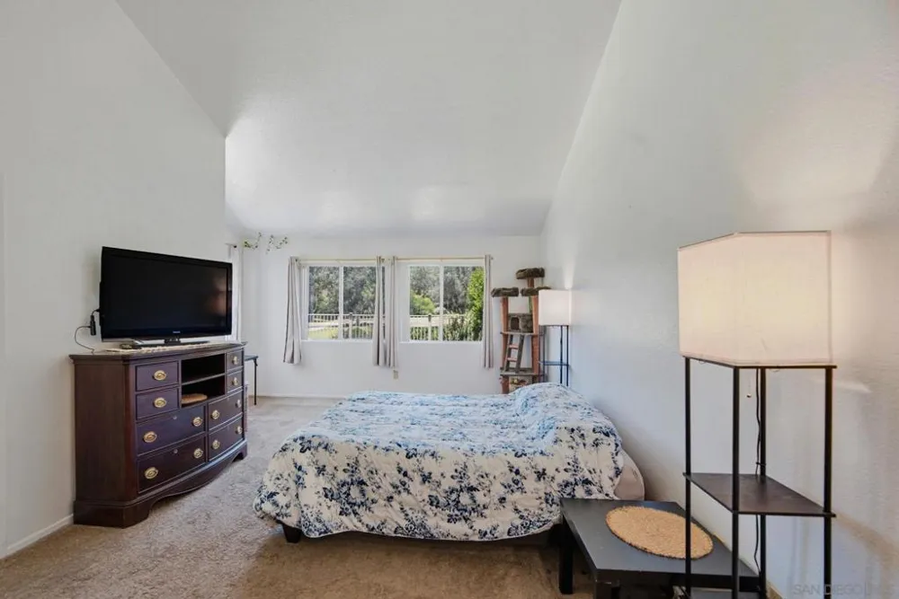29402 Circle R Greens Dr Escondido, CA 92026