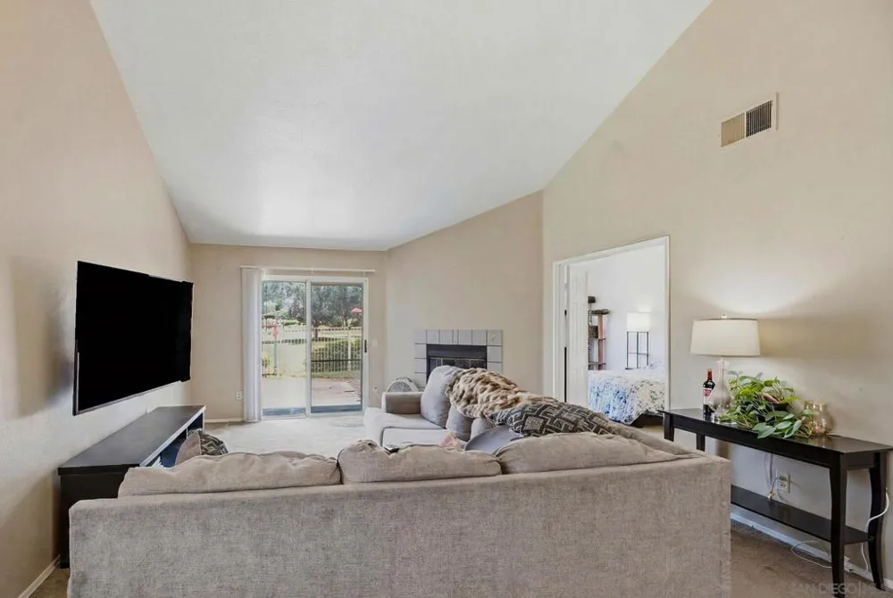 29402 Circle R Greens Dr Escondido, CA 92026