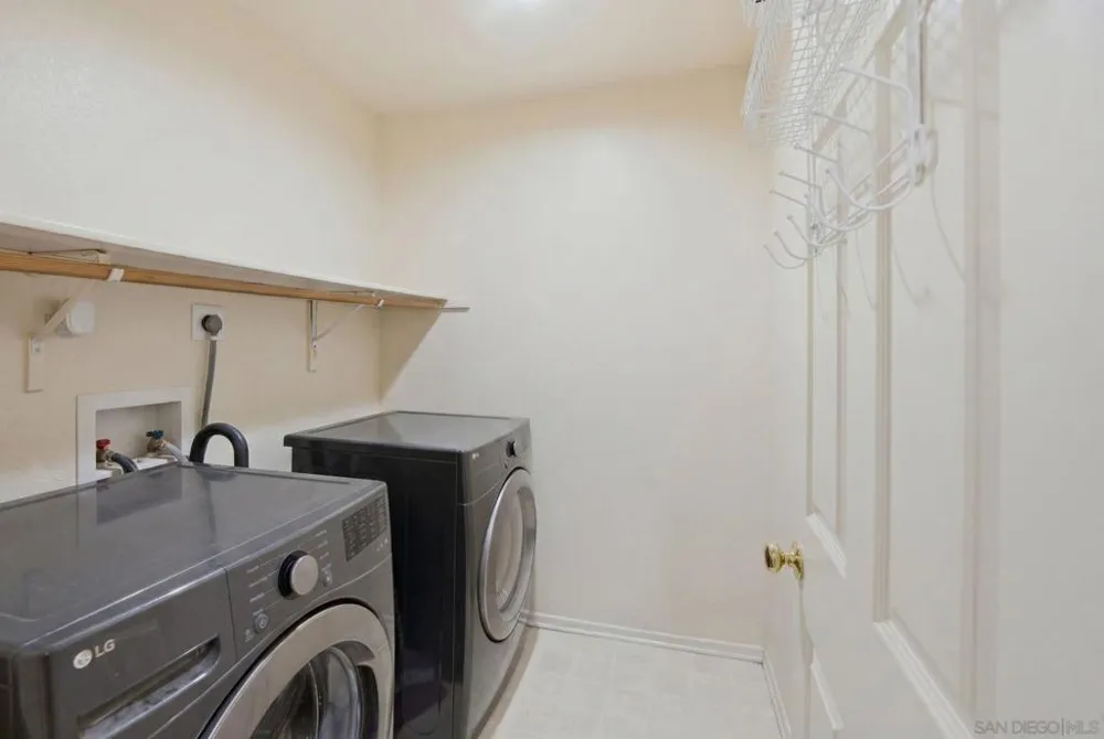 29402 Circle R Greens Dr Escondido, CA 92026
