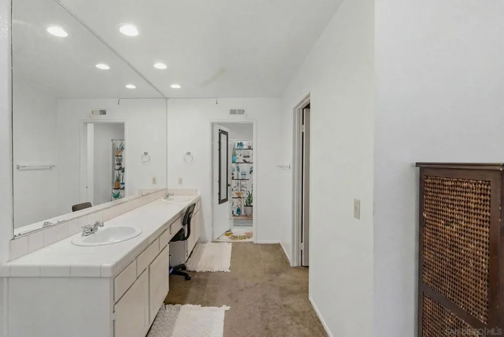 29402 Circle R Greens Dr Escondido, CA 92026
