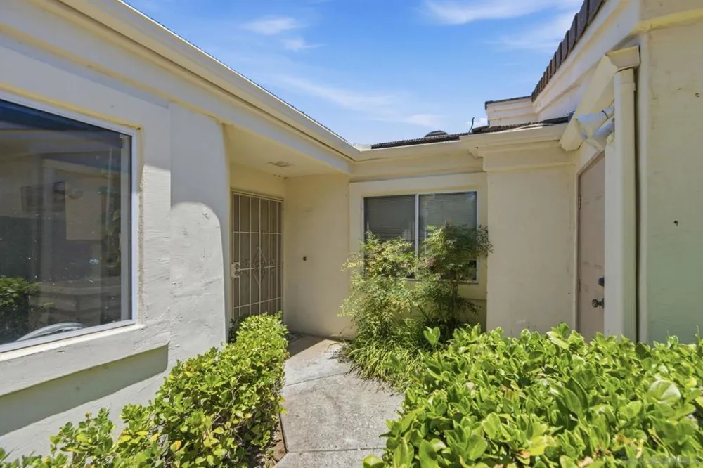 29402 Circle R Greens Dr Escondido, CA 92026