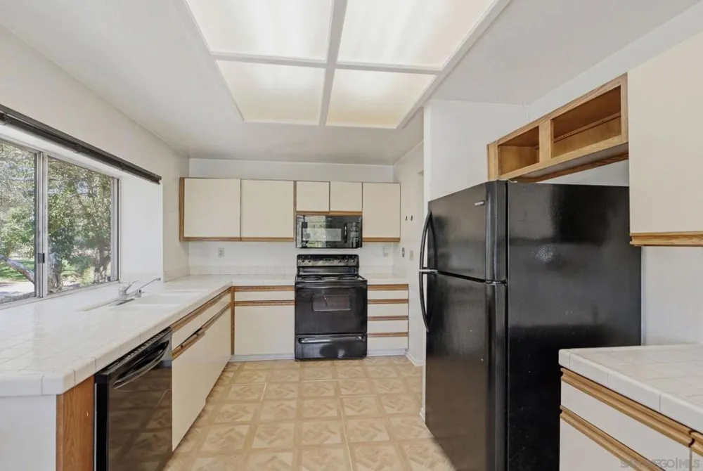 29402 Circle R Greens Dr Escondido, CA 92026