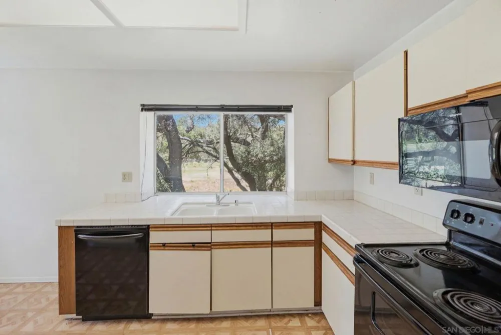 29402 Circle R Greens Dr Escondido, CA 92026