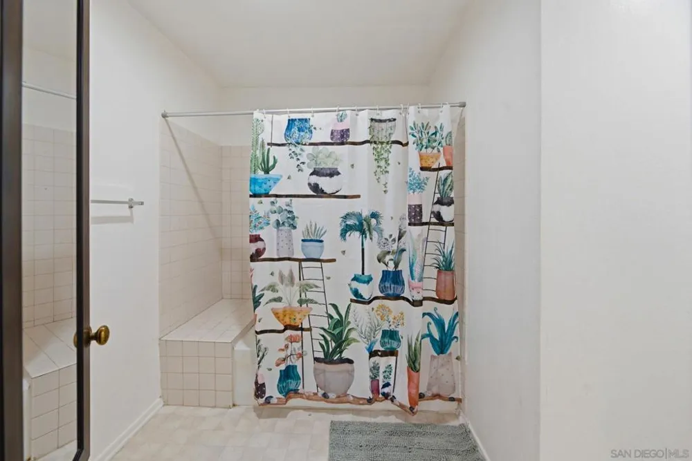 29402 Circle R Greens Dr Escondido, CA 92026