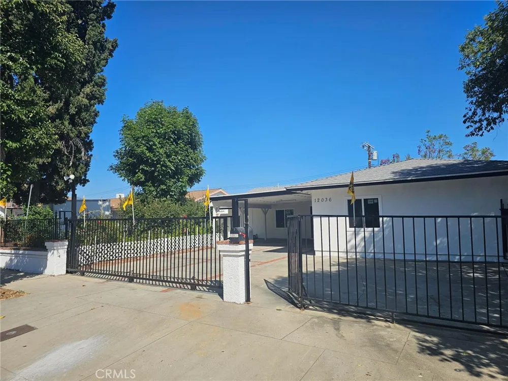 12036 Jouett Lakeview Terrace, CA 91342