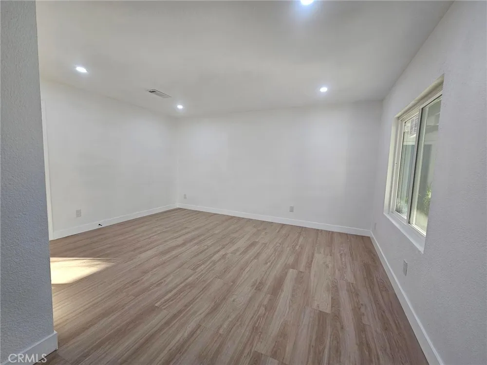 12036 Jouett Lakeview Terrace, CA 91342
