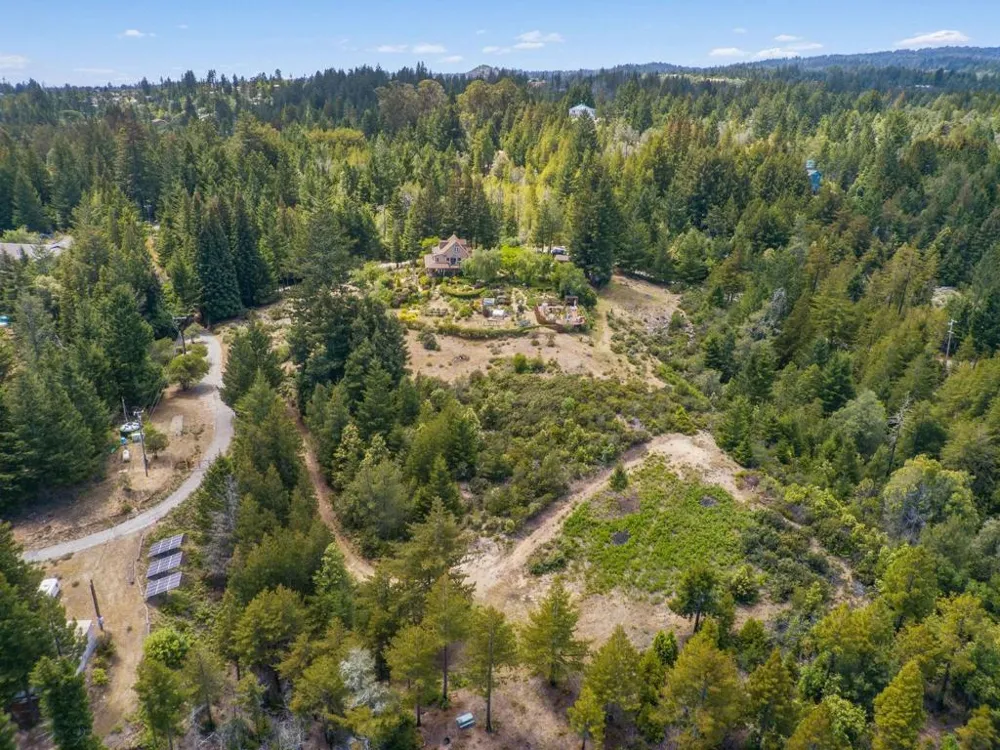 200 McAmant Drive Santa Cruz, CA 95060