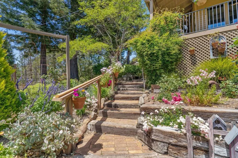 200 McAmant Drive Santa Cruz, CA 95060