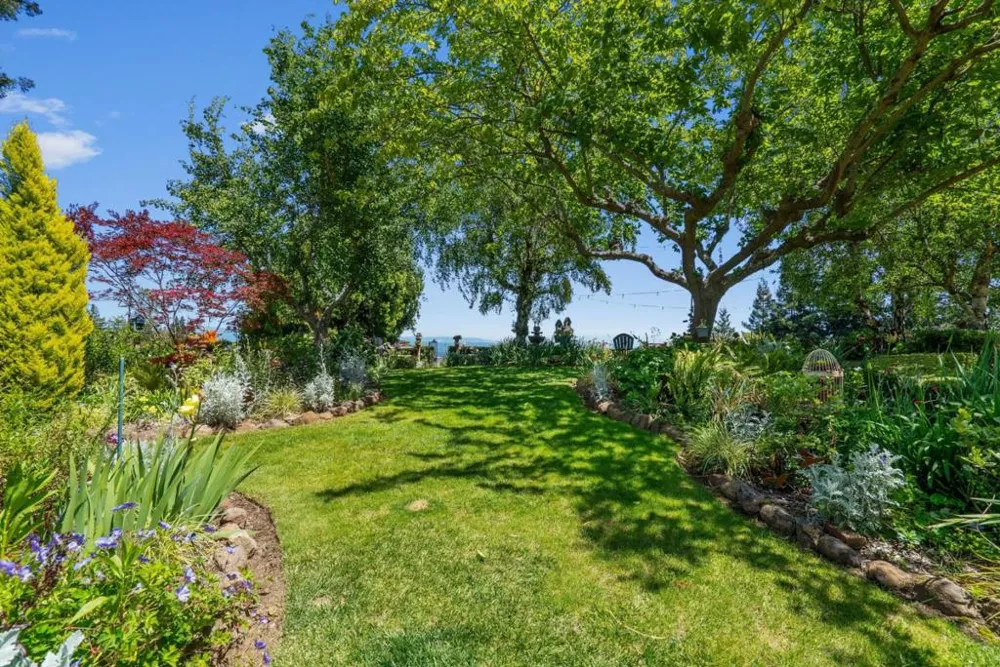 200 McAmant Drive Santa Cruz, CA 95060