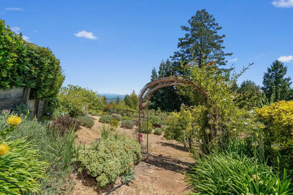 200 McAmant Drive Santa Cruz, CA 95060