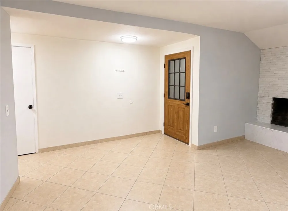 342 E Gilmore Drive Corona, CA 92879