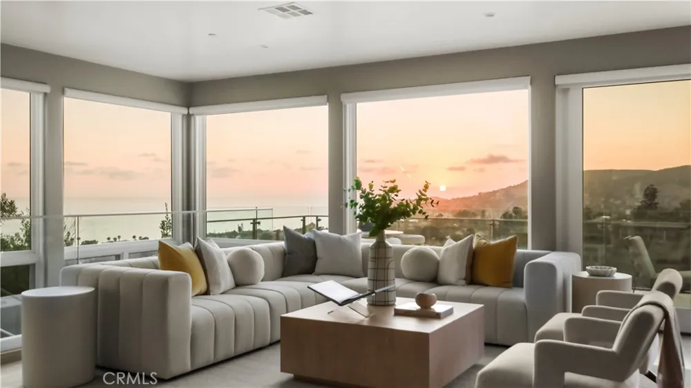 964 Van Dyke Laguna Beach, CA 92651