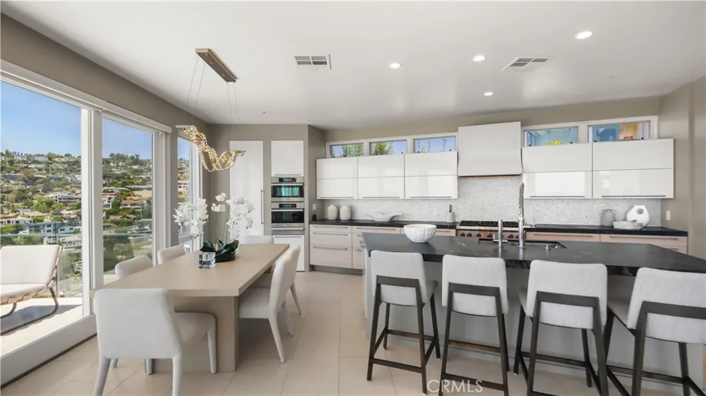 964 Van Dyke Laguna Beach, CA 92651