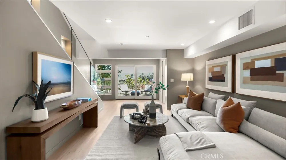 964 Van Dyke Laguna Beach, CA 92651