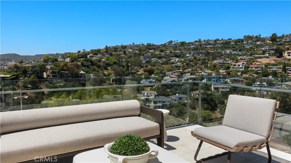964 Van Dyke Laguna Beach, CA 92651