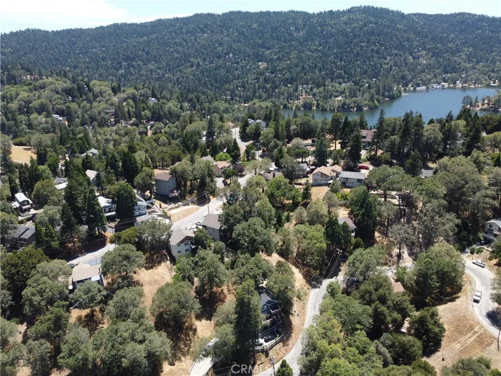338 Davos Drive Crestline, CA 92325